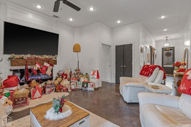 222 County Road 7612, Brookland, AR 72417