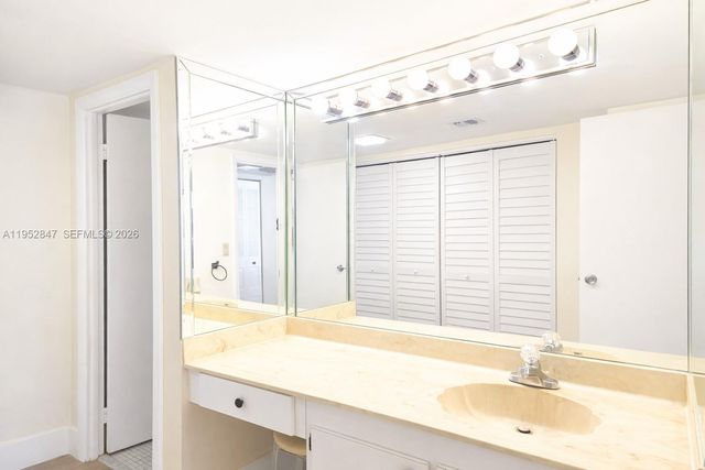 20335 W Country Club Dr 2509, Aventura, FL 33180