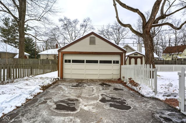 5214 Woodside Drive, Indianapolis, IN 46228