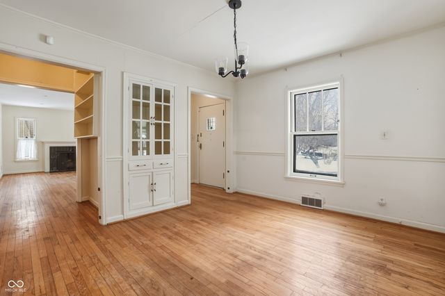 5214 Woodside Drive, Indianapolis, IN 46228