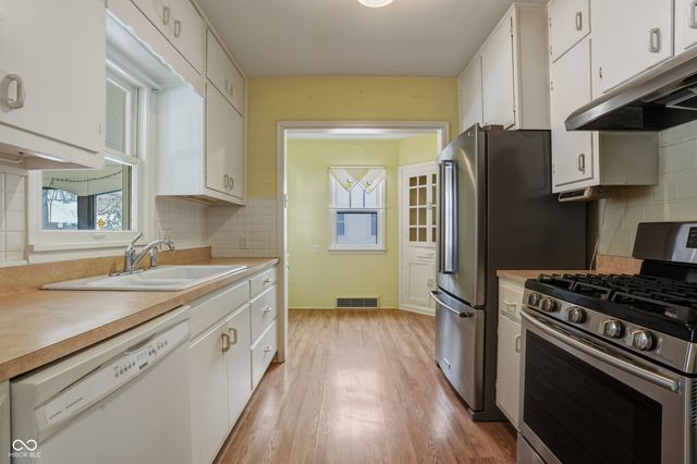 5214 Woodside Drive, Indianapolis, IN 46228