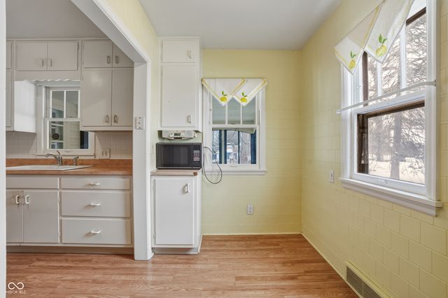 5214 Woodside Drive, Indianapolis, IN 46228