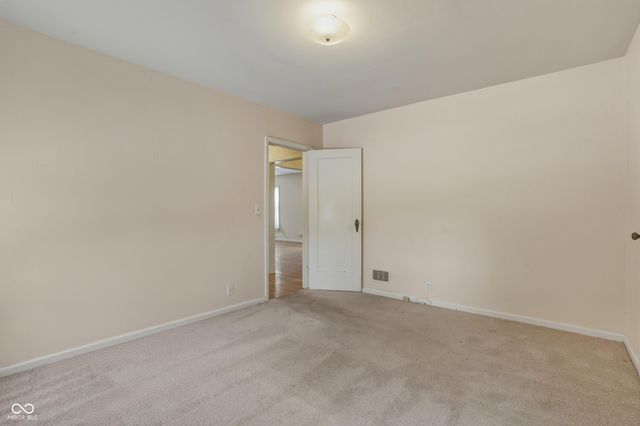 5214 Woodside Drive, Indianapolis, IN 46228