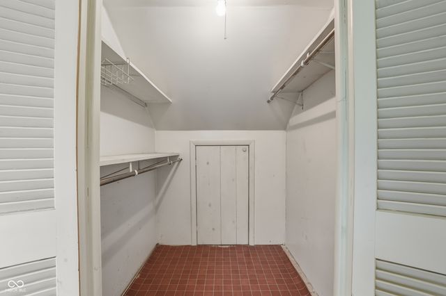 5214 Woodside Drive, Indianapolis, IN 46228