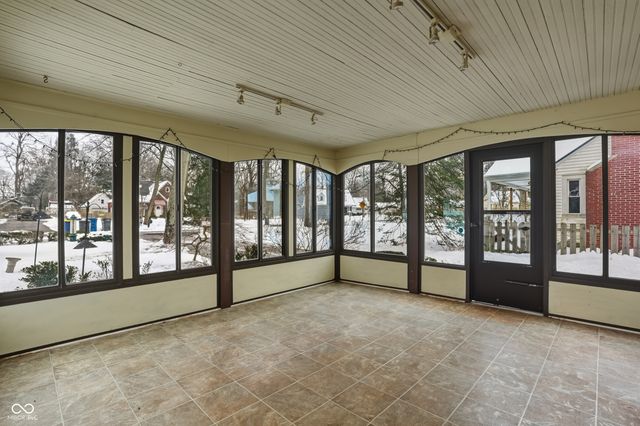 5214 Woodside Drive, Indianapolis, IN 46228