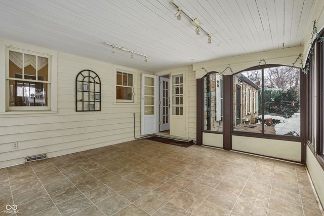 5214 Woodside Drive, Indianapolis, IN 46228