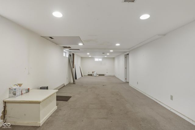 5214 Woodside Drive, Indianapolis, IN 46228