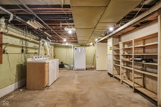 5214 Woodside Drive, Indianapolis, IN 46228