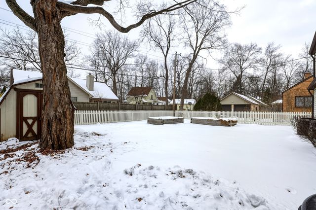 5214 Woodside Drive, Indianapolis, IN 46228