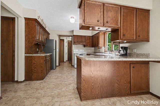 7550 Woodsy End Street, Middleville, MI 49333