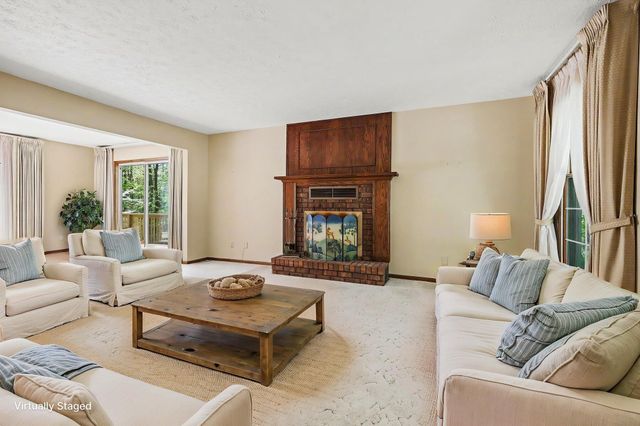 7550 Woodsy End Street, Middleville, MI 49333