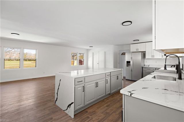 584 Gilpark RD, Dendron, VA 23839