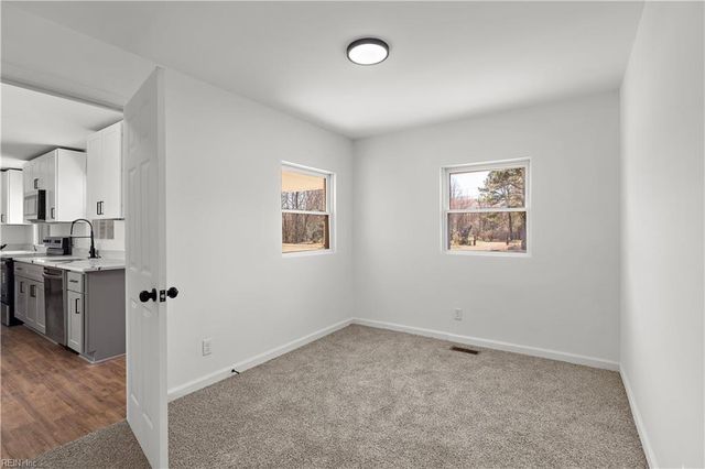 584 Gilpark RD, Dendron, VA 23839