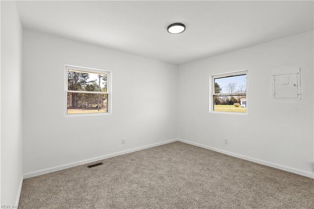 584 Gilpark RD, Dendron, VA 23839