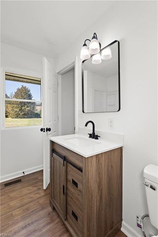 584 Gilpark RD, Dendron, VA 23839