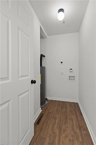 584 Gilpark RD, Dendron, VA 23839