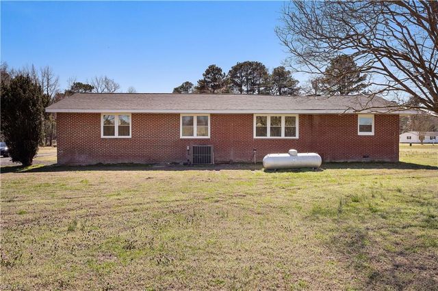 584 Gilpark RD, Dendron, VA 23839