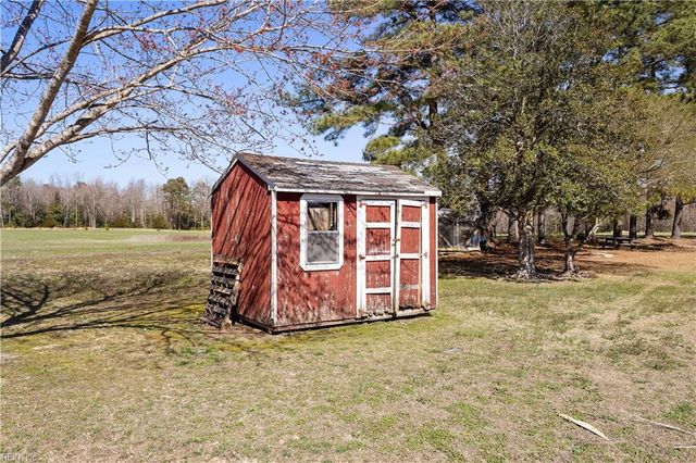 584 Gilpark RD, Dendron, VA 23839