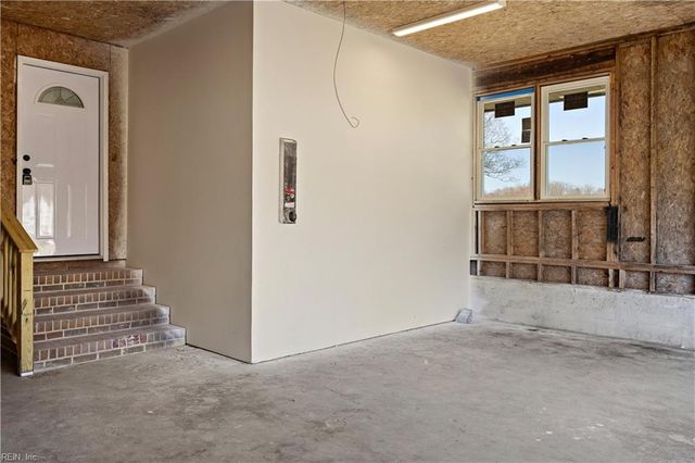 584 Gilpark RD, Dendron, VA 23839