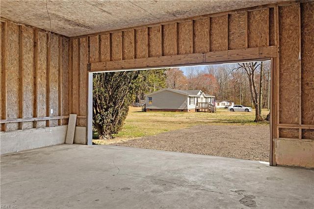 584 Gilpark RD, Dendron, VA 23839