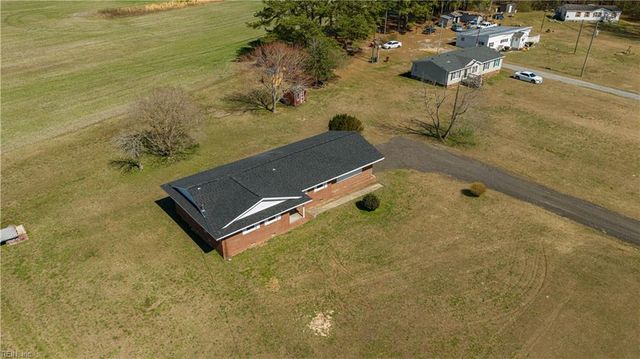 584 Gilpark RD, Dendron, VA 23839