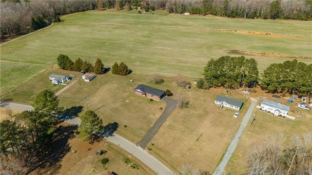 584 Gilpark RD, Dendron, VA 23839