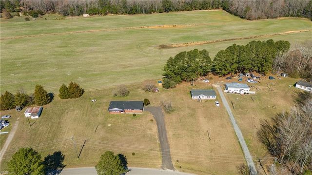 584 Gilpark RD, Dendron, VA 23839