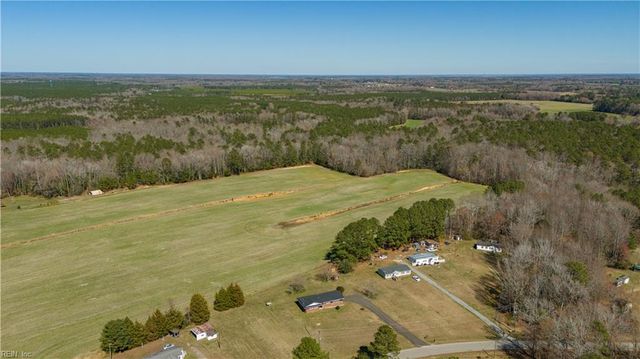 584 Gilpark RD, Dendron, VA 23839