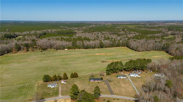 584 Gilpark RD, Dendron, VA 23839