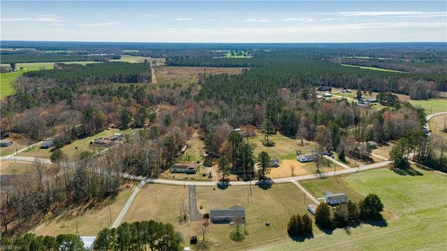 584 Gilpark RD, Dendron, VA 23839