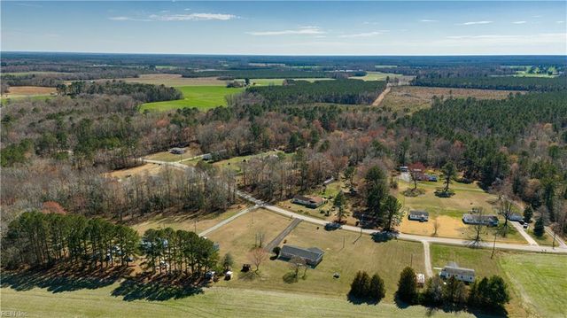 584 Gilpark RD, Dendron, VA 23839