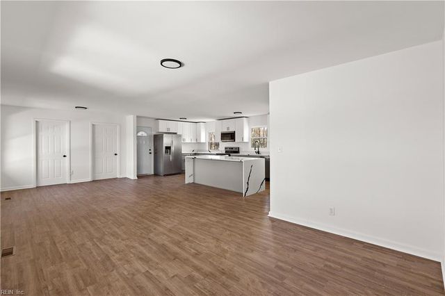 584 Gilpark RD, Dendron, VA 23839