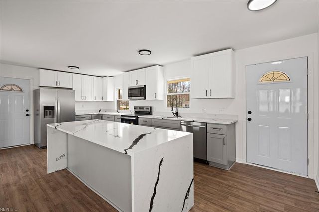 584 Gilpark RD, Dendron, VA 23839