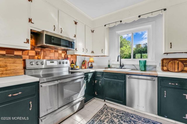 475 Locust Point Road, Rumson, NJ 07760