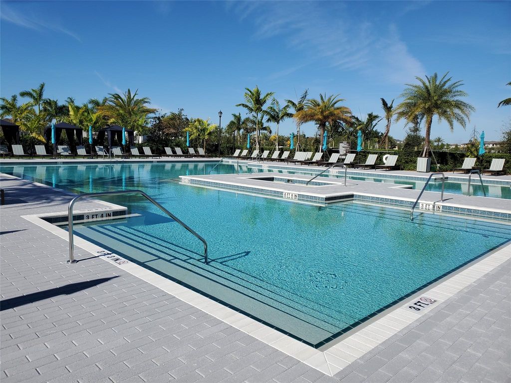 Image 20 of property listing at 9627 Watercrest Isle, Parkland, FL 33076