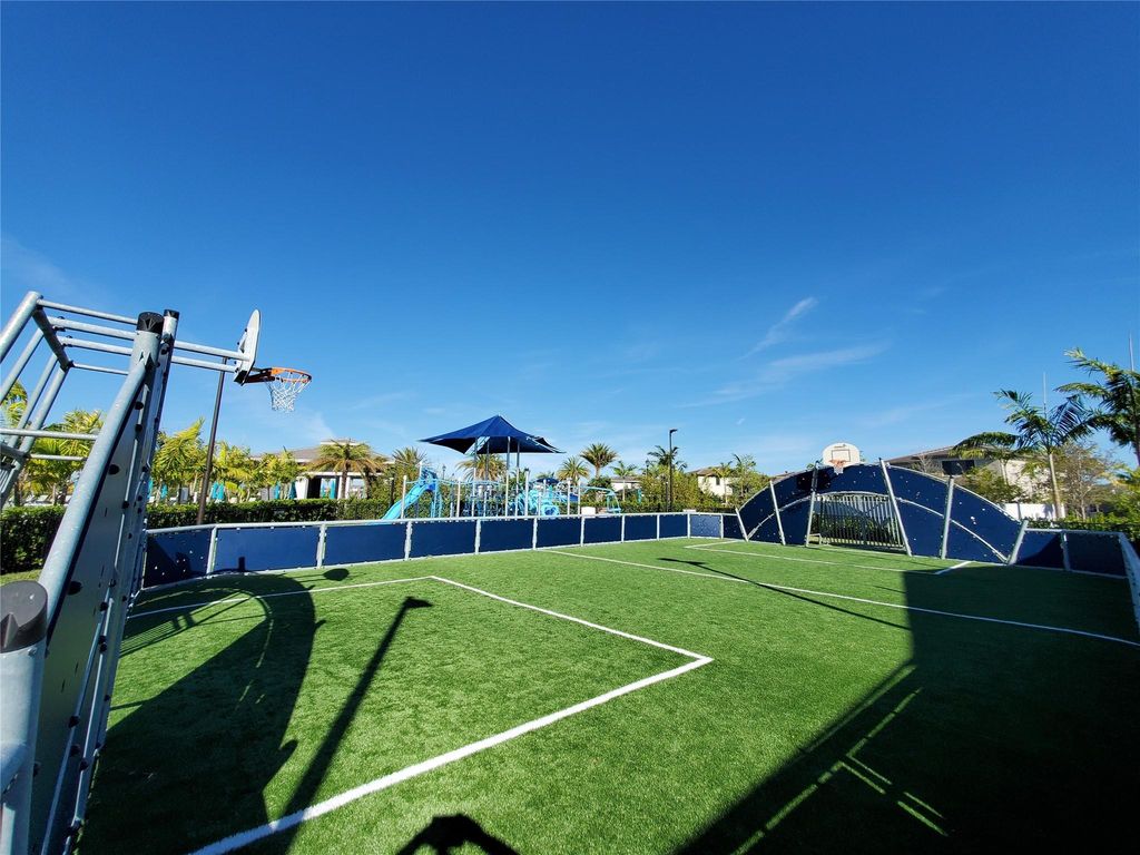 Image 21 of property listing at 9627 Watercrest Isle, Parkland, FL 33076