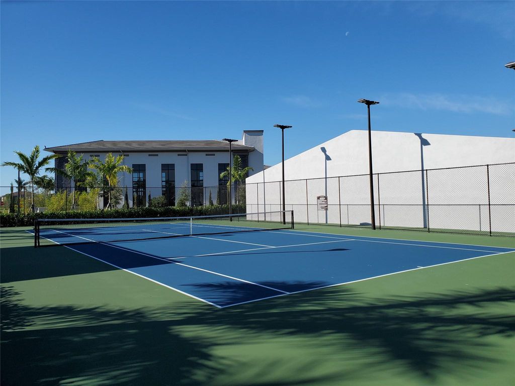 Image 23 of property listing at 9627 Watercrest Isle, Parkland, FL 33076