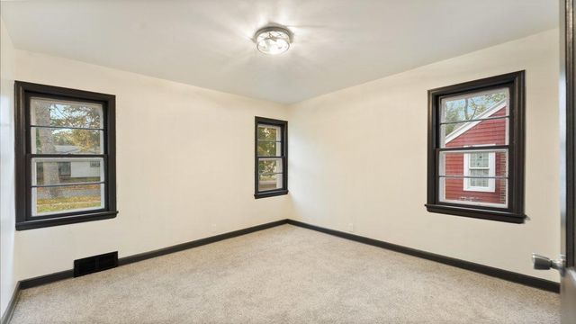 545 4th Avenue SW, Hutchinson, MN 55350