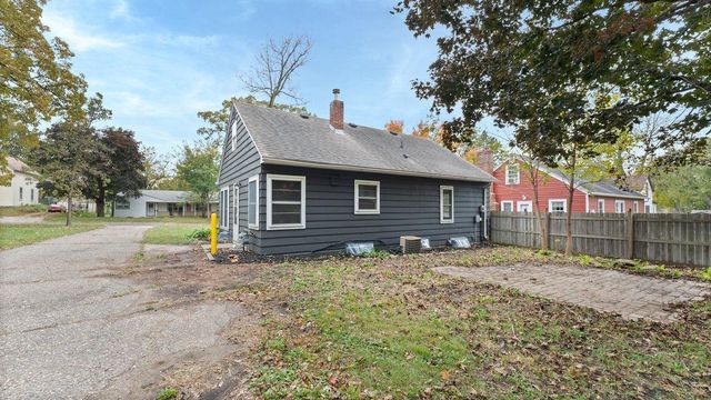 545 4th Avenue SW, Hutchinson, MN 55350