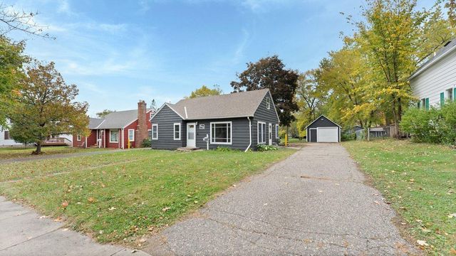 545 4th Avenue SW, Hutchinson, MN 55350