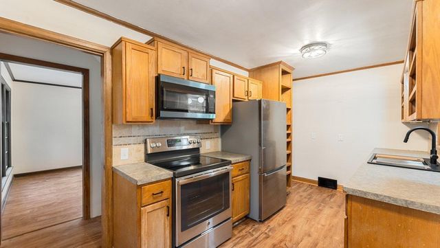 545 4th Avenue SW, Hutchinson, MN 55350