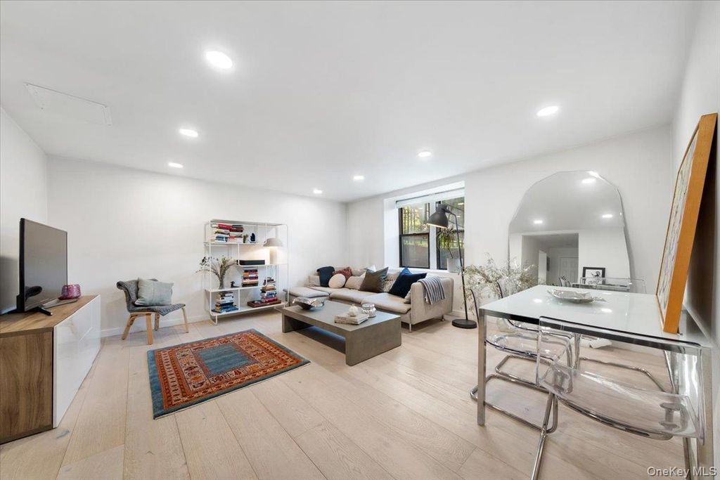 30 Windsor Terrace AA1, White Plains, NY 10601 — exterior