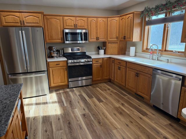 16612 670th Avenue, Alden, MN 56009