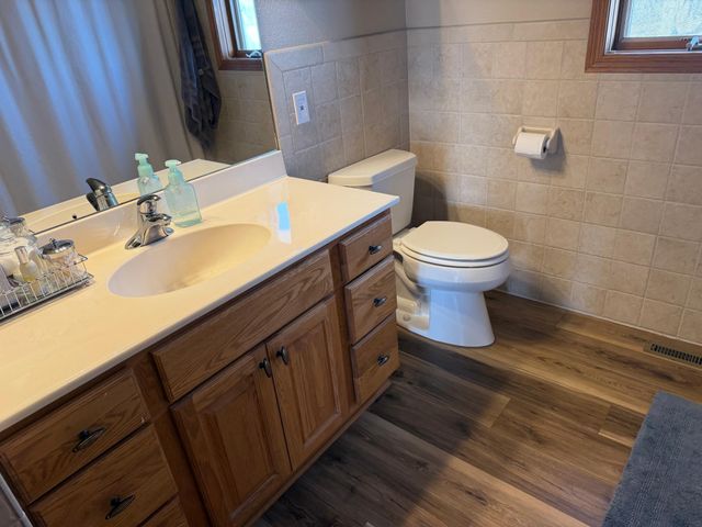 16612 670th Avenue, Alden, MN 56009