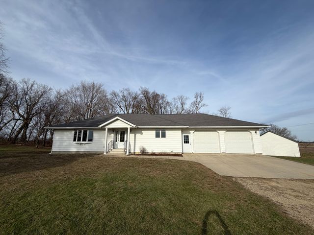 16612 670th Avenue, Alden, MN 56009