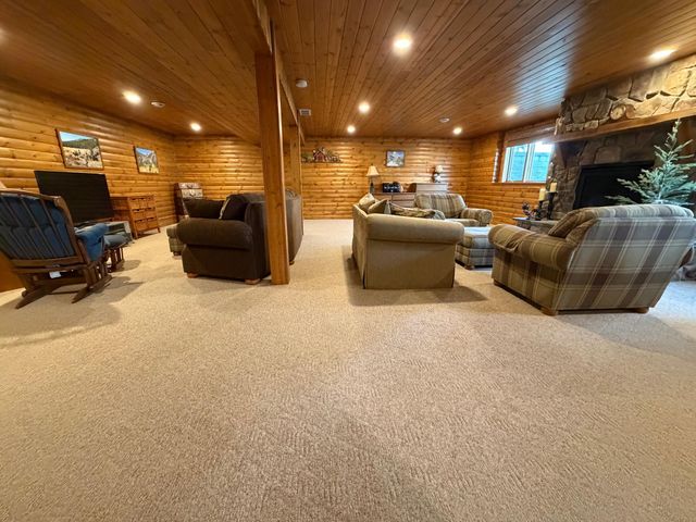 16612 670th Avenue, Alden, MN 56009