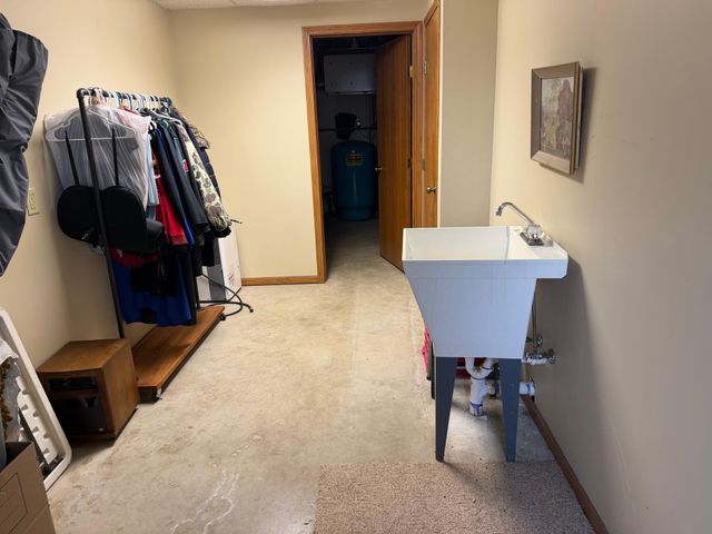 16612 670th Avenue, Alden, MN 56009