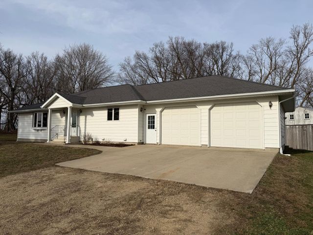 16612 670th Avenue, Alden, MN 56009
