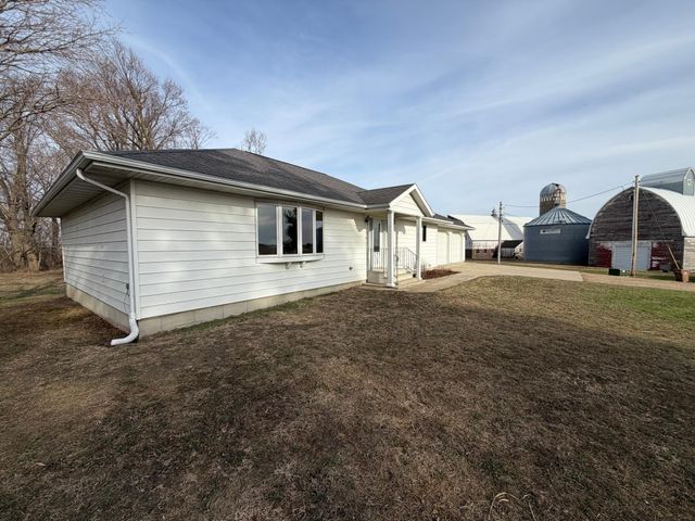 16612 670th Avenue, Alden, MN 56009