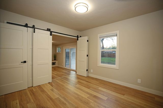 2910 Anita Street, Redding, CA 96001